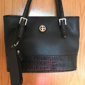 Cute black Giani Bernini handbag